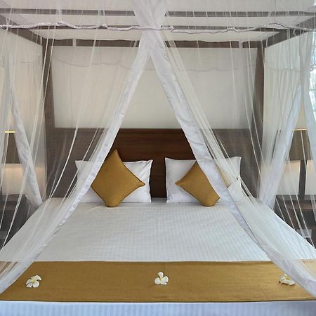 Beach Club Apartments Индурува Экстерьер фото